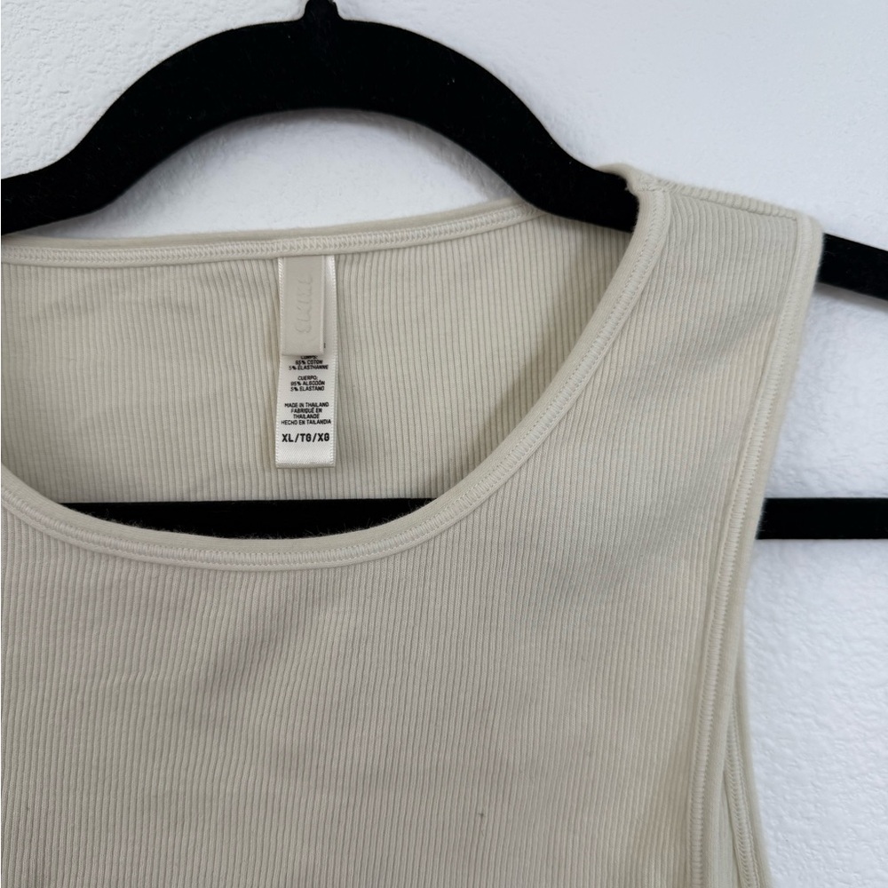 SKIMS Cream Crop Top - Picture 2 of 4
